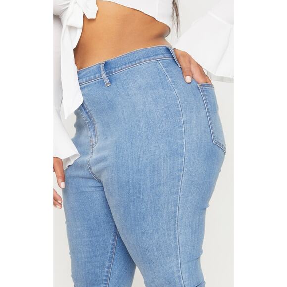 PRETTYLITTLETHING PLUS Light Wash Hi Waist Skinny Jeans Sz 20 - Picture 2 of 15